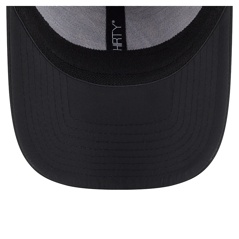 Men's New Era Black Cleveland Cavaliers Night 39THIRTY Flex Hat