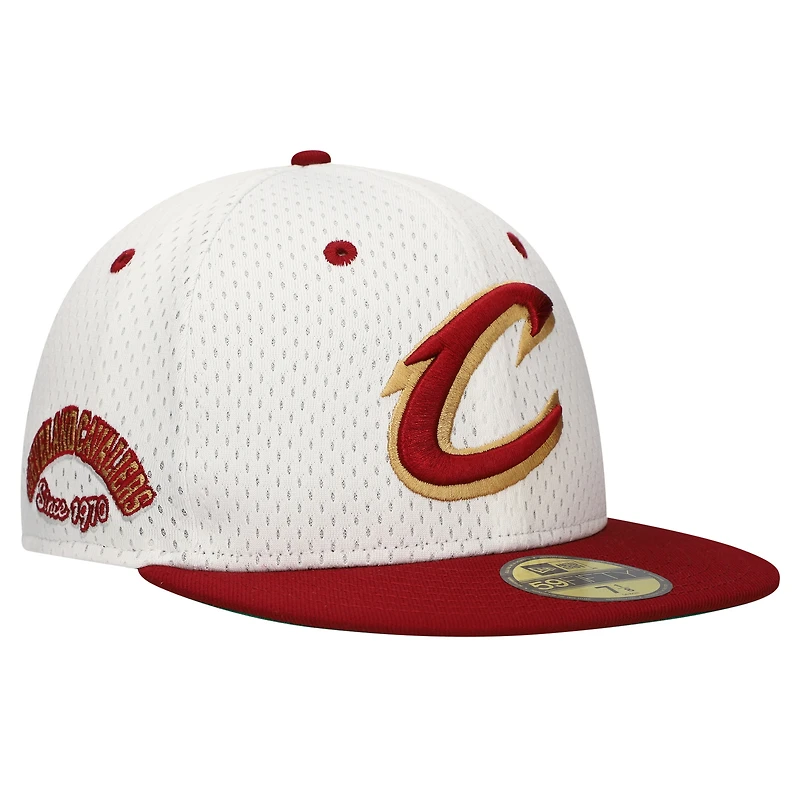 Casquette ajustée 59FIFTY Throwback 2Tone Cleveland Cavaliers New Era blanc/vin pour hommes