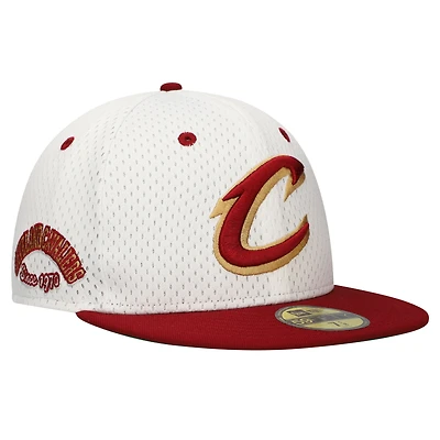 Casquette ajustée 59FIFTY Throwback 2Tone Cleveland Cavaliers New Era blanc/vin pour hommes