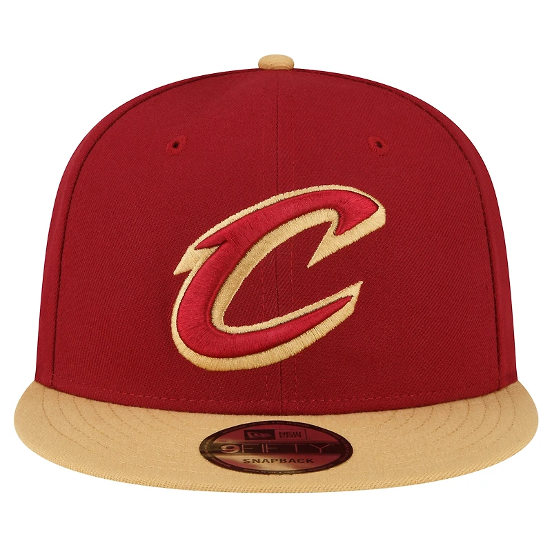 Casquette Snapback 9FIFTY couleur officielle de l'équipe des Cleveland Cavaliers New Era vin/or pour hommes