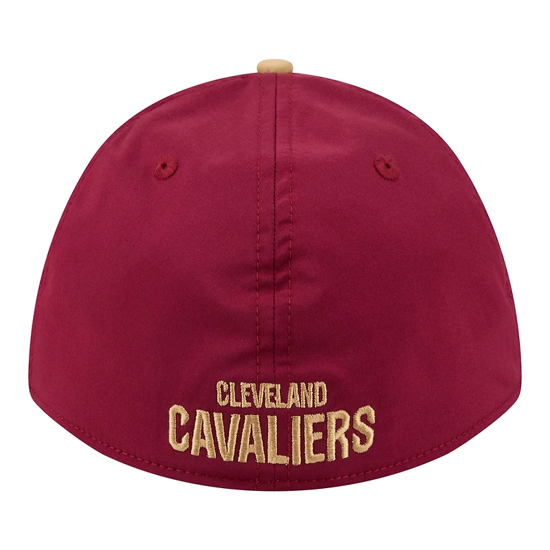 Men's New Era Wine/Gold Cleveland Cavaliers Rope Two-Tone M-Crown A-Frame 39THIRTY Flex Hat