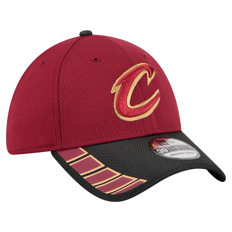 Casquette New Era 39THIRTY Flex pour homme, couleur vin, Cleveland Cavaliers