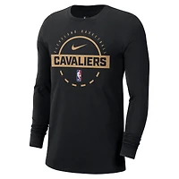 T-shirt d'entraînement Nike noir authentique à manches longues pour homme Cleveland Cavaliers