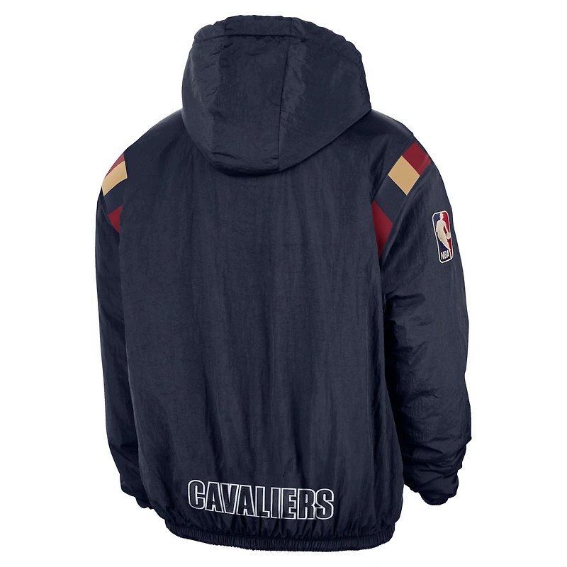 Coupe-vent à capuche demi-zip Nike Cleveland Cavaliers Hardwood Classics Therma-FIT bleu marine pour homme