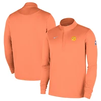 Pull Nike orange Cleveland Cavaliers 2025/26 City Edition Remix Authentic Coaches Dri-FIT à demi-zip pour homme