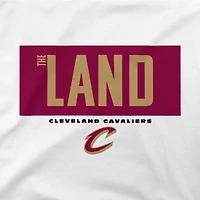 T-shirt blanc Stadium Essentials pour homme avec barre transversale des Cleveland Cavaliers