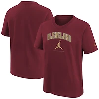 T-shirt essentiel des villes de Cleveland Cavaliers la marque Jordan pour jeunes