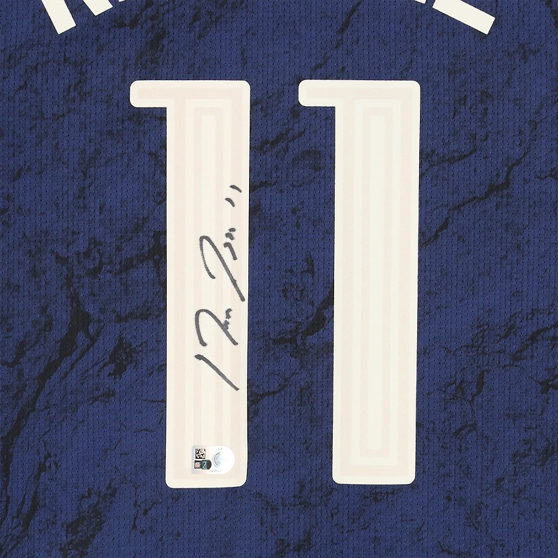 Maillot Nike City Connect Limited bleu marine autographié par José Ramírez des Cleveland Guardians