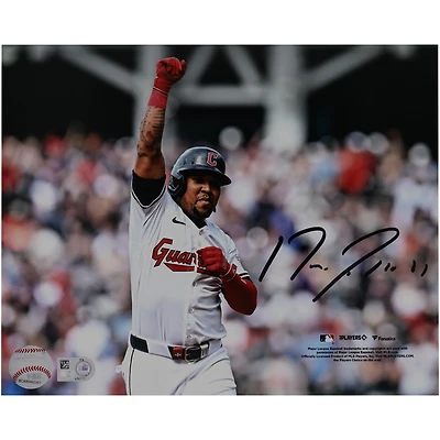 Photographie de célébration autographiée de Jose Ramirez des Cleveland Guardians (8" x 10")
