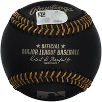Balle de baseball en cuir noir autographiée par José Ramirez des Cleveland Guardians