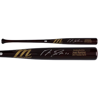 Bâton de match Marucci autographié par José Ramirez, joueur des Cleveland Guardians.