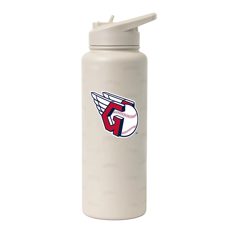 Bouteille désaltérante Logo Brands Cleveland Guardians Sand Ghost Quencher de 1 litre (34 oz).