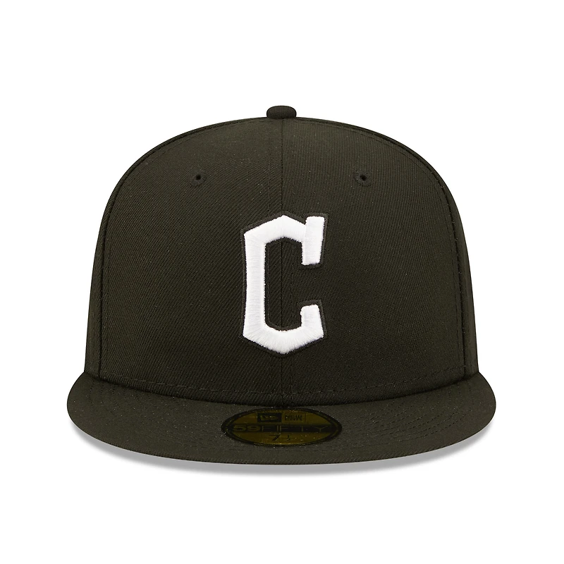 Men's New Era Black Cleveland Guardians Team Logo 59FIFTY Fitted Hat