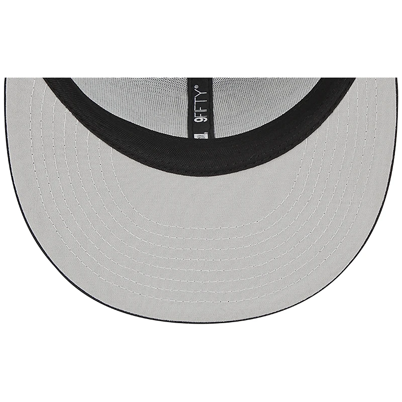 Men's New Era Black Cleveland Guardians Trucker 9FIFTY Snapback Hat