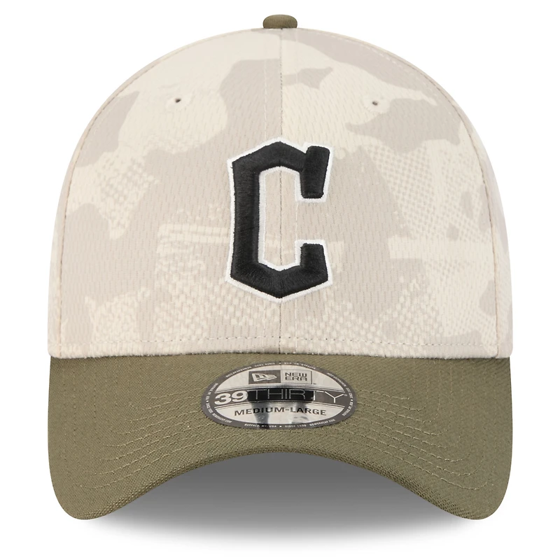 Men's New Era Light Beige/Olive Cleveland Guardians 2025 Armed Forces Day 39THIRTY Flex Hat