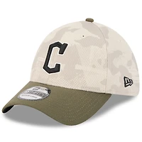 Men's New Era Light Beige/Olive Cleveland Guardians 2025 Armed Forces Day 39THIRTY Flex Hat
