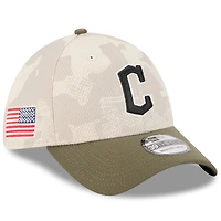 Men's New Era Light Beige/Olive Cleveland Guardians 2025 Armed Forces Day 39THIRTY Flex Hat