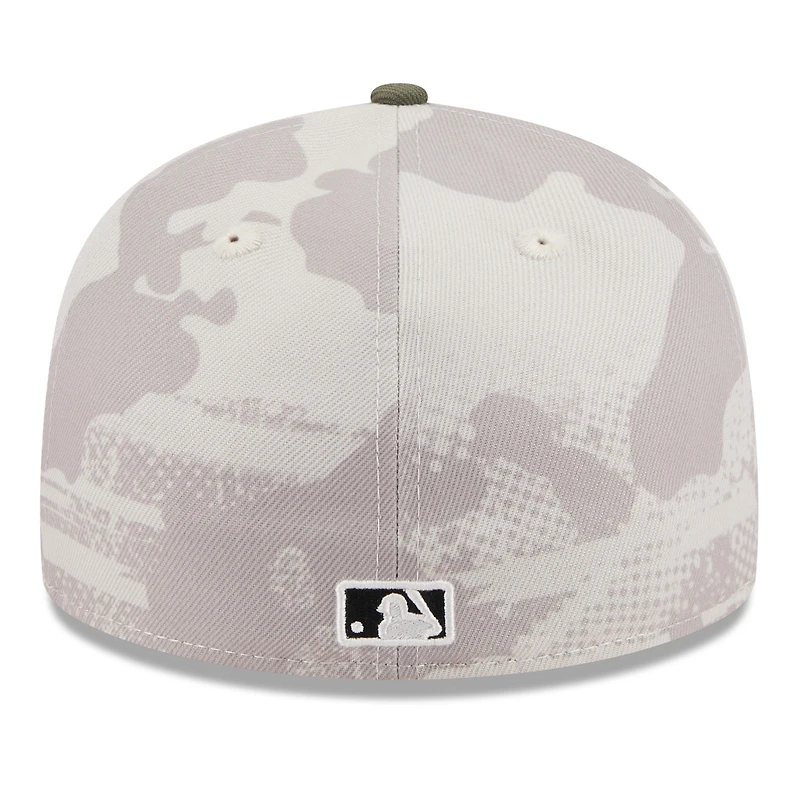 Casquette ajustée 59FIFTY basse pour homme New Era, beige clair/olive, Cleveland Guardians 2025 Armed Forces Day
