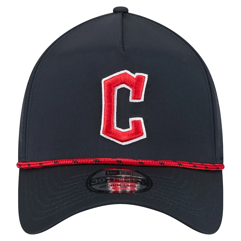 Casquette New Era 39THIRTY A-Frame Flex perforée bleu marine pour homme des Cleveland Guardians