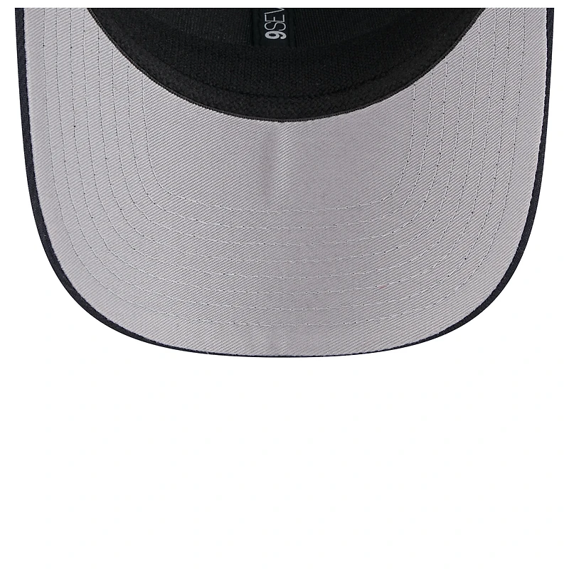 Men's New Era Navy Cleveland Guardians Flag 9SEVENTY Stretch-Snap Hat