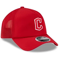 Casquette trucker ajustable New Era rouge Cleveland Guardians 2026 pour homme, modèle Apex 9FORTY.