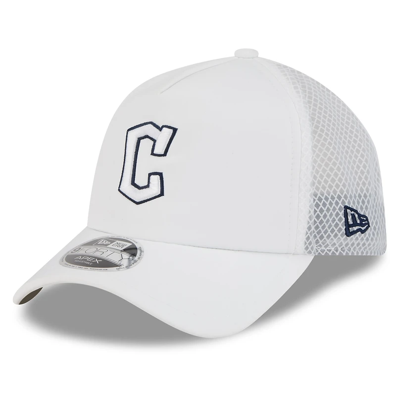 Men's New Era Cleveland Guardians 2026 Batting Practice Apex 9FORTY Adjustable Trucker Hat