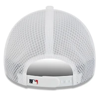 Men's New Era Cleveland Guardians 2026 Batting Practice Apex 9FORTY Adjustable Trucker Hat