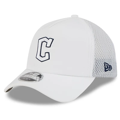 Men's New Era Cleveland Guardians 2026 Batting Practice Apex 9FORTY Adjustable Trucker Hat