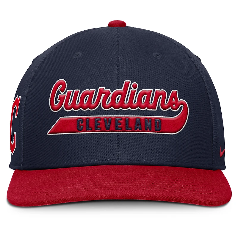 Casquette Snapback Nike Cleveland Guardians Pro Performance bleu marine/rouge pour homme