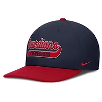 Casquette Snapback Nike Cleveland Guardians Pro Performance bleu marine/rouge pour homme
