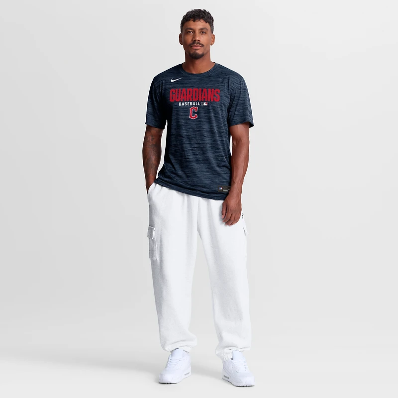 T-shirt Nike Velocity Dri-FIT pour homme, collection authentique Cleveland Guardians, bleu marine