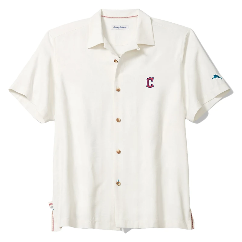 Chemise boutonnée Tommy Bahama blanche Cleveland Guardians Island Fly Ball Camp pour homme, en mélange de trois fibres COOLMAX.