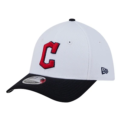 Casquette ajustable New Era blanche Cleveland Guardians Baseball 39THIRTY M-Crown pour tout-petit