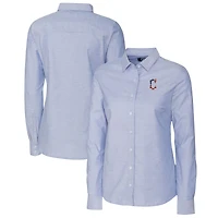 Chemise boutonnée à manches longues en tissu Oxford extensible bleu clair pour femme, avec logo Americana des Cleveland Guardians, Cutter & Buck