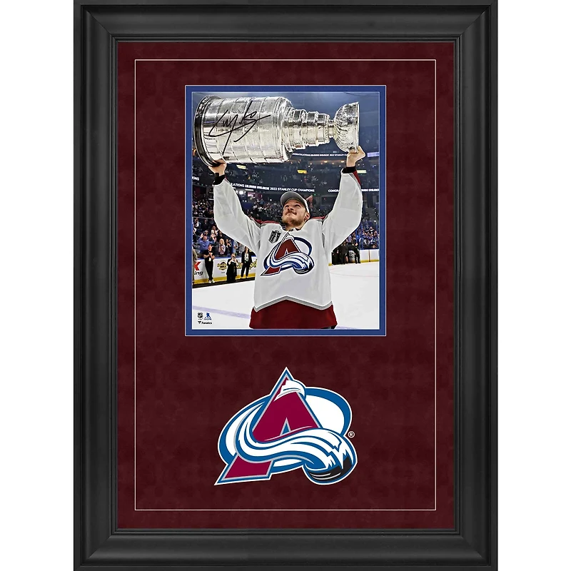 Photographie encadrée de luxe autographiée de Cale Makar, champion de la Coupe Stanley 2022, 8" x 10"