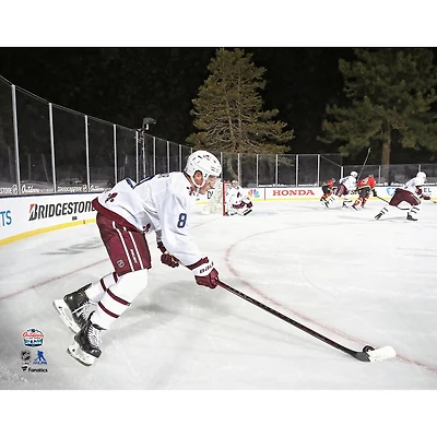 Photo de Cale Makar (Colorado Avalanche), sans contrat pour 2021, prise en extérieur au lac Tahoe.
