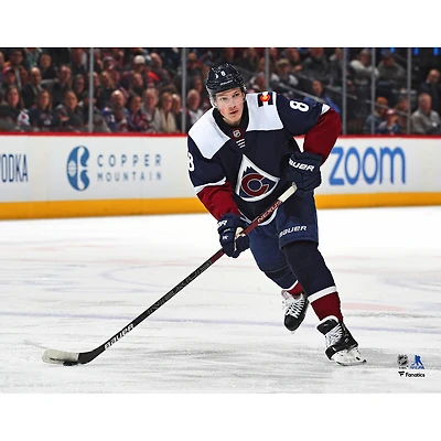 Photographie du maillot alternatif non signé de la marine Cale Makar Colorado Avalanche