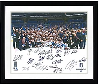 Photo d'équipe autographiée de l'Avalanche du Colorado, championne de la Coupe Stanley 2022 (40 x 50 cm), avec plusieurs signatures.