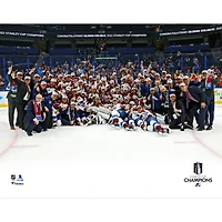 Photographie non signée de l'équipe championne la Coupe Stanley 2022 l'Avalanche du Colorado