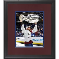 Photographie encadrée autographiée de Devon Toews, champion de la Coupe Stanley 2022