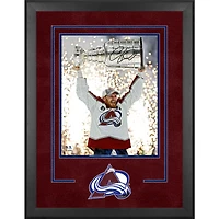 Photographie encadrée de luxe autographiée par Gabriel Landeskog Colorado Avalanche, champion de la Coupe Stanley 2022, 16" x 20"