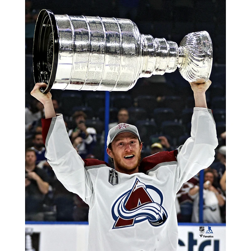 Josh Manson, champion de la Coupe Stanley 2022 non signé par l'Avalanche du Colorado