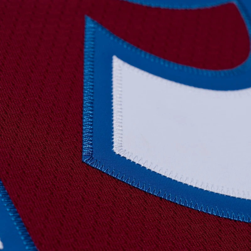 Maillot de jeu puissance Mitchell & Ness Nathan MacKinnon bleu Colorado Avalanche 2020 pour homme