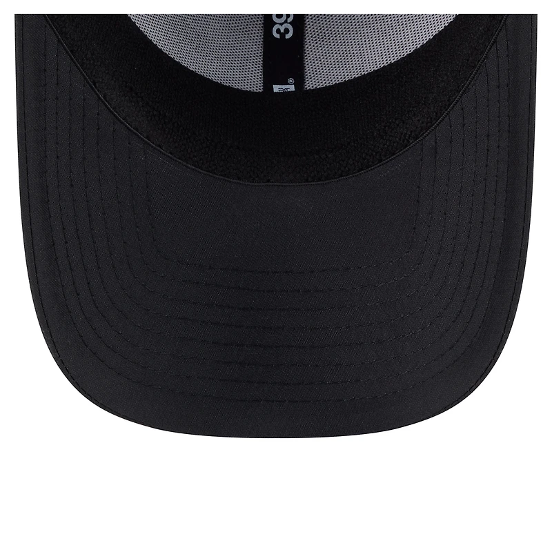 Men's New Era Black Colorado Avalanche Blackout 39THIRTY Flex Fit Hat