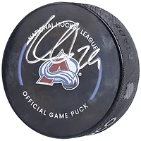 Rondelle de match officielle autographiée 2022 de Nathan MacKinnon par l'Avalanche du Colorado