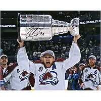 Photographie autographiée de Nathan MacKinnon, champion de la Coupe Stanley 2022
