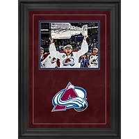 Photographie encadrée de luxe autographiée de Nathan MacKinnon Colorado Avalanche, champion de la Coupe Stanley 2022, 8" x 10"