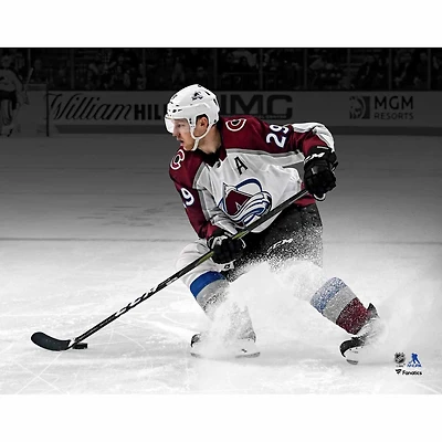 Photographie du maillot blanc non signé de Nathan MacKinnon Colorado Avalanche