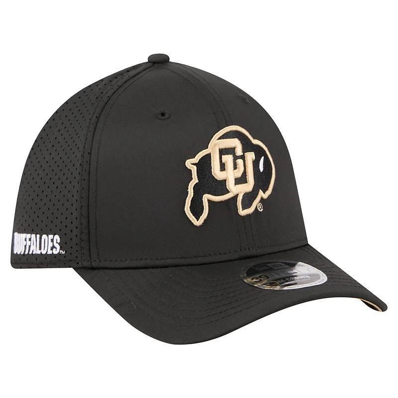 Casquette New Era noire pour homme Colorado Buffaloes 39THIRTY M-Crown Flex Fit