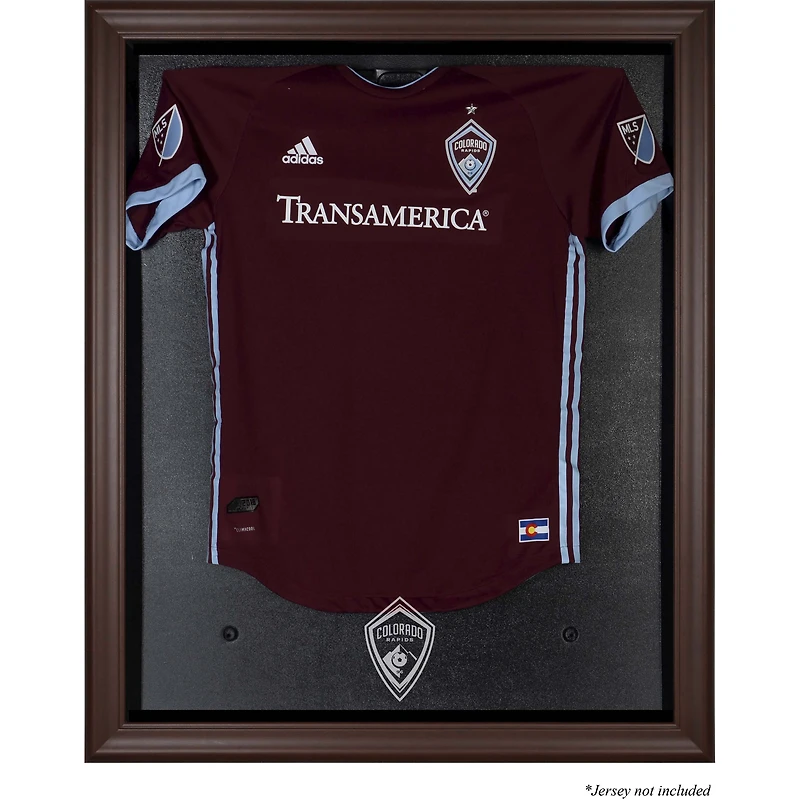 Vitrine de présentation de maillot avec logo de l'équipe marron encadré des Colorado Rapids